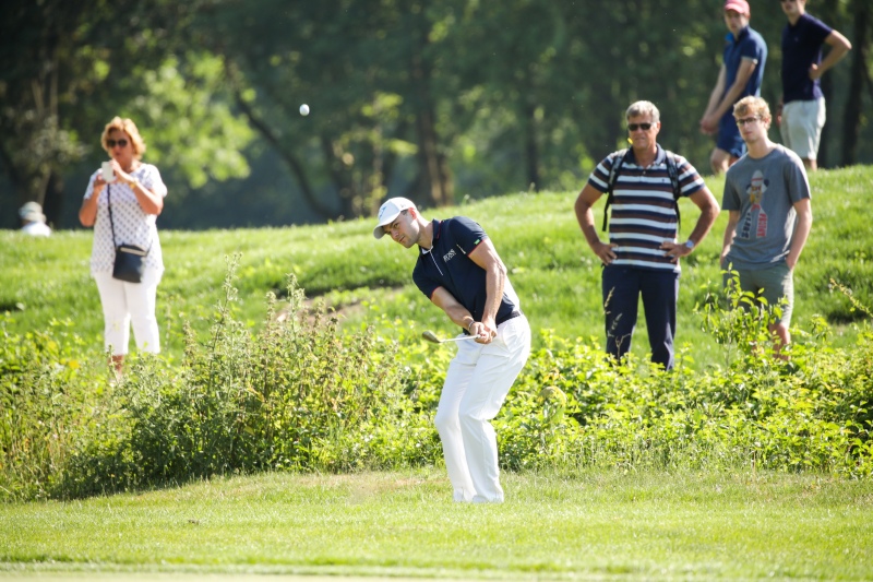 BMW International Open 2017 Report, Martin Kaymer chippt auf Runde 1 (Foto: BMW AG)