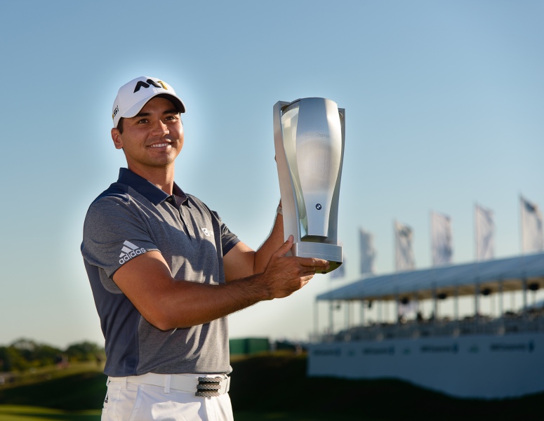 BMW Championship 2017, Conway-Farms-Titelverteidiger Jason Day mit Pokal (Foto: BMW AG)