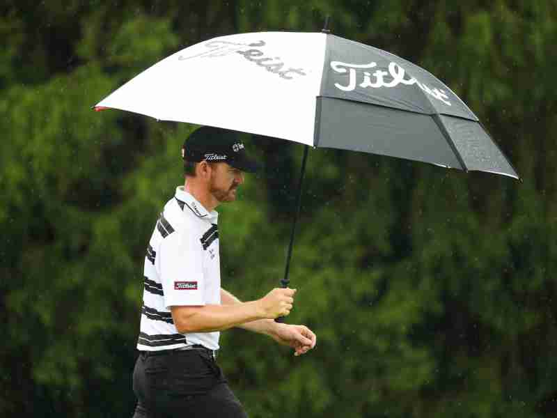 PGA Championship Walker mit Schirm