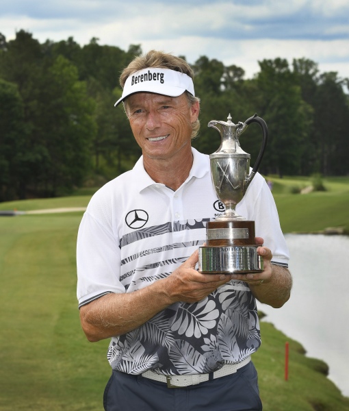 PGA TOUR Champions Regions Tradition Sieger Bernhard Langer mit Pokal
