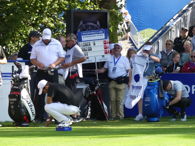 Helfer auf der Porsche European Open Carryboard