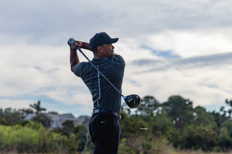 TigerWoods bei TaylorMade unter Vertrag